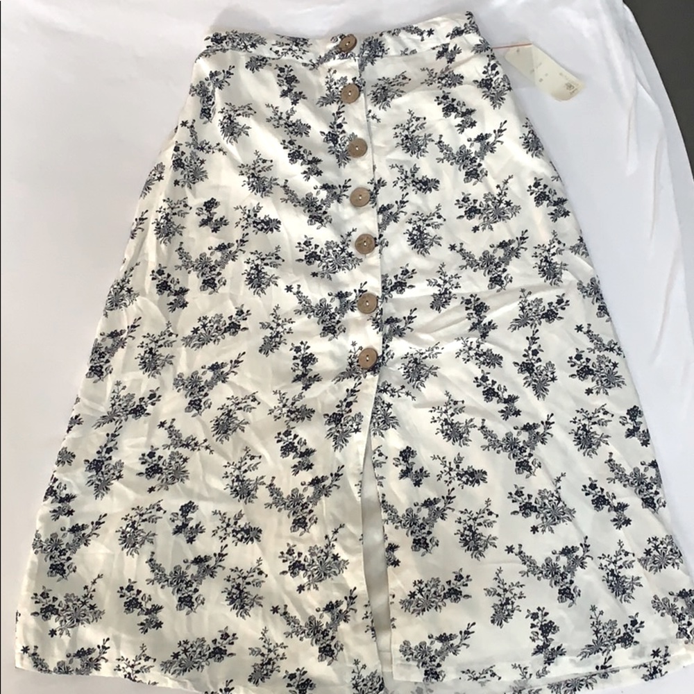 High waisted x-small with love Japna skirt!